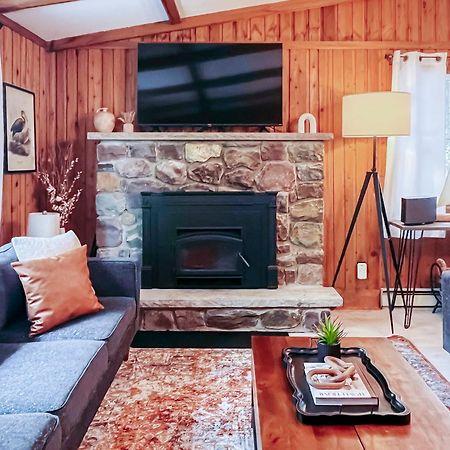 Stylish And Cozy Cabin, Walking Distance To Big Bass Lake Gouldsboro Ngoại thất bức ảnh