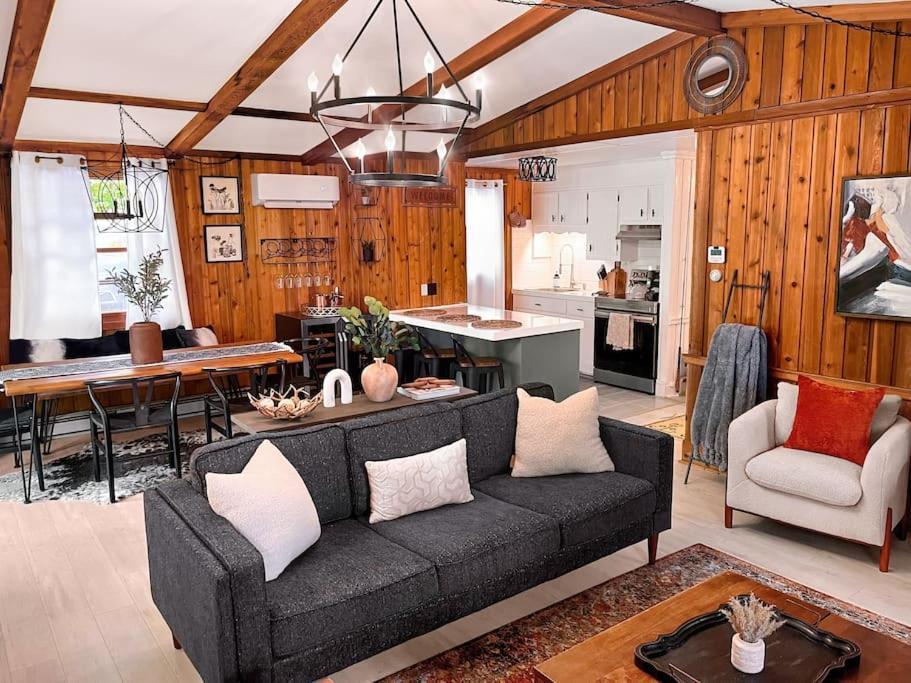 Stylish And Cozy Cabin, Walking Distance To Big Bass Lake Gouldsboro Ngoại thất bức ảnh