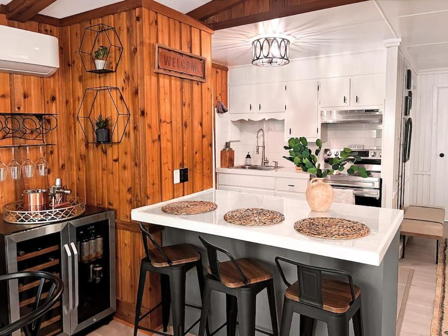 Stylish And Cozy Cabin, Walking Distance To Big Bass Lake Gouldsboro Ngoại thất bức ảnh