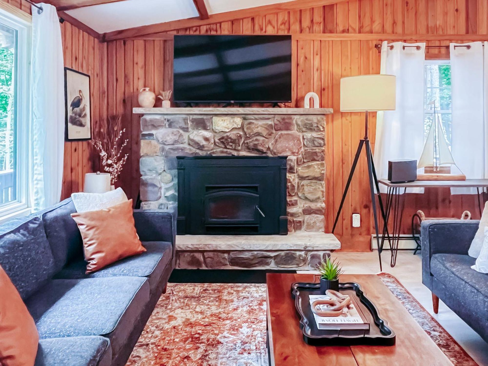 Stylish And Cozy Cabin, Walking Distance To Big Bass Lake Gouldsboro Ngoại thất bức ảnh
